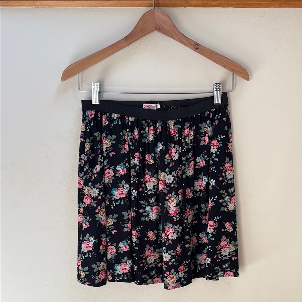 Cath Kidston NWT Black and Pink Small Slouchy Pocket Floral Mini Skirt